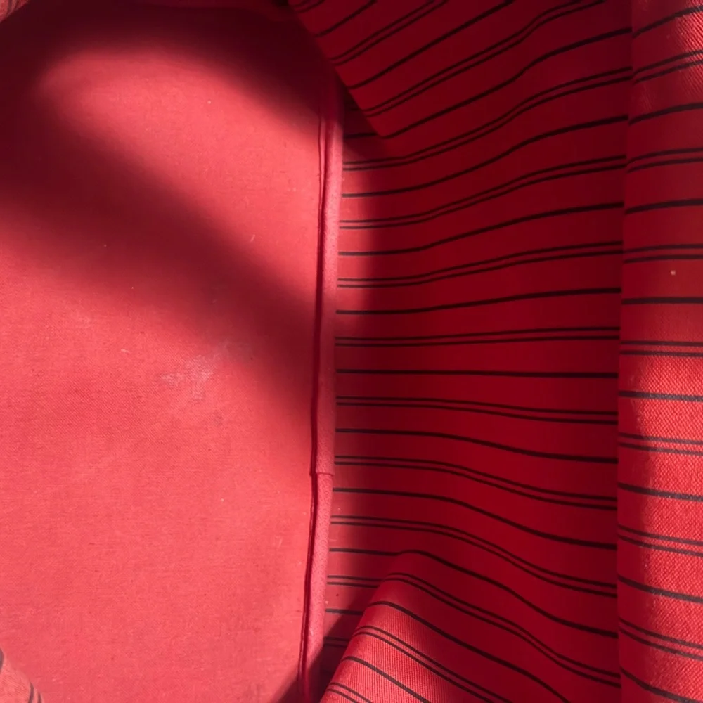 Louis Vuitton Neverfull MM Damier Ebene Cherry Interior - Picture 9 of 15